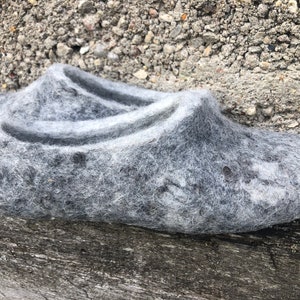 Wool felt slippers women felted slippers, boiled wool clogs light gray sheep fur clogs felted slippers hygge slippers with wool curls