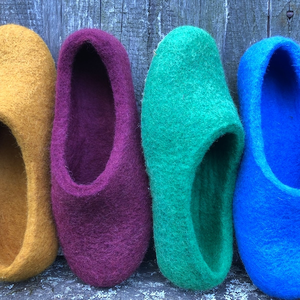 Custom wool color felted slippers for woman, hand felted woolen clogs Slippers, inside or outside wool felt clogs, practical gift for myself