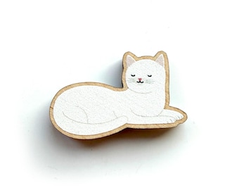 Broche de madera de gato blanco - Broche de origen responsable