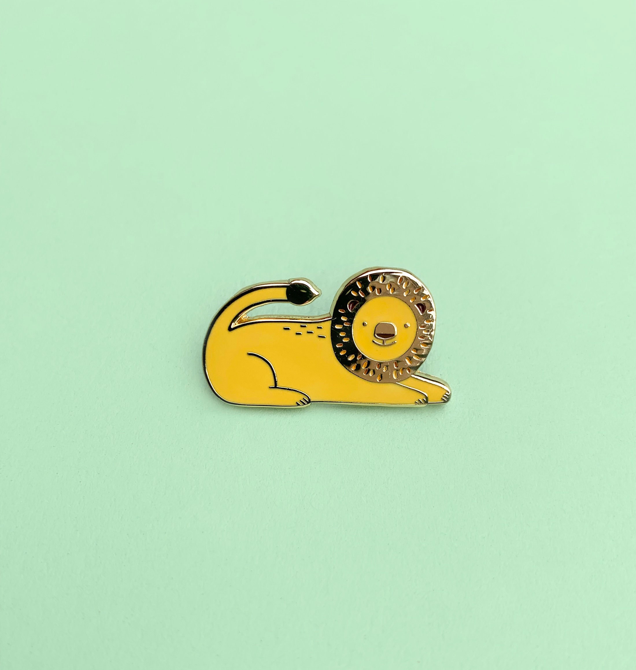 Lion Hard Enamel Pin - Safari Animal Badge, Yellow Cute Nature Brooch, Gold Lapel Pin, Small Gift, Zoo Animal, Big Cat