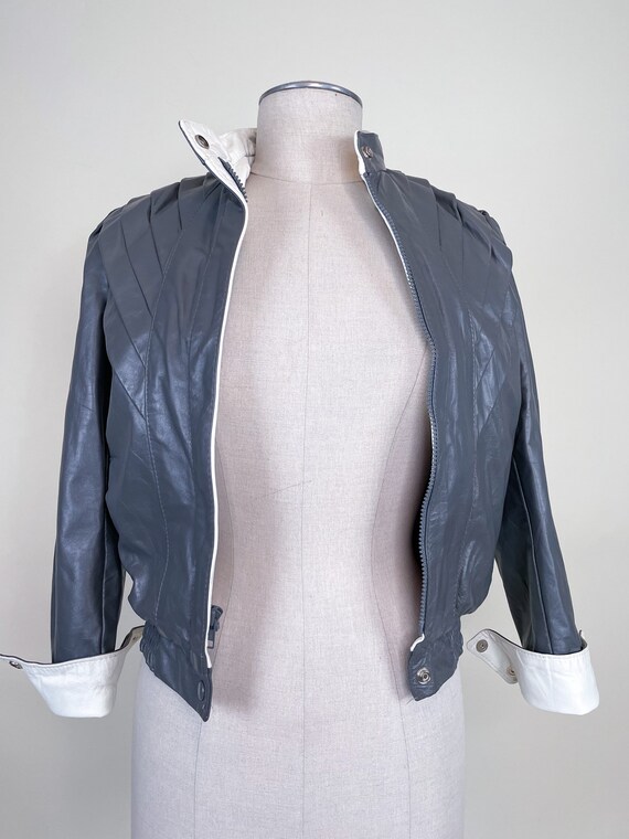 Vintage 1980s Grey and White Cropped Leather Coat… - image 4