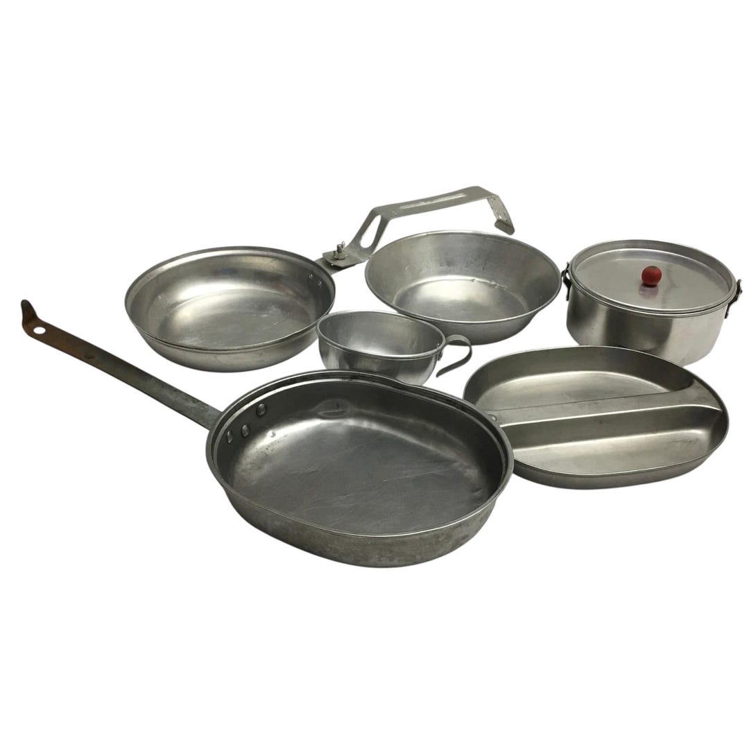 Vintage U.S. Army Leyse 1944 Field Mess Kit Set 6 Pieces Lidded Pot ...