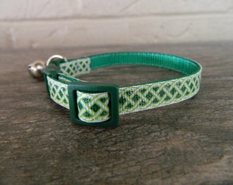 St Patrick's Emerald and White Celtic Knot Kitten / Cat Collar