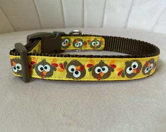 Thanksgiving Turkeys on Gold Dog Collar