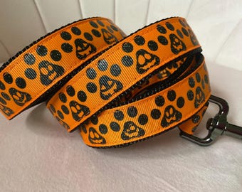 Halloween Jack O Lantern Paw Print Dog Leash