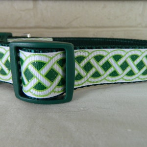 St Patrick&#39;s Day White and Emerald Celtic Knot Dog Collar