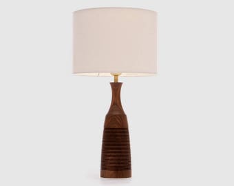 Nussbaum Tischlampe - 49cm / Holzlampe / Tischlampe