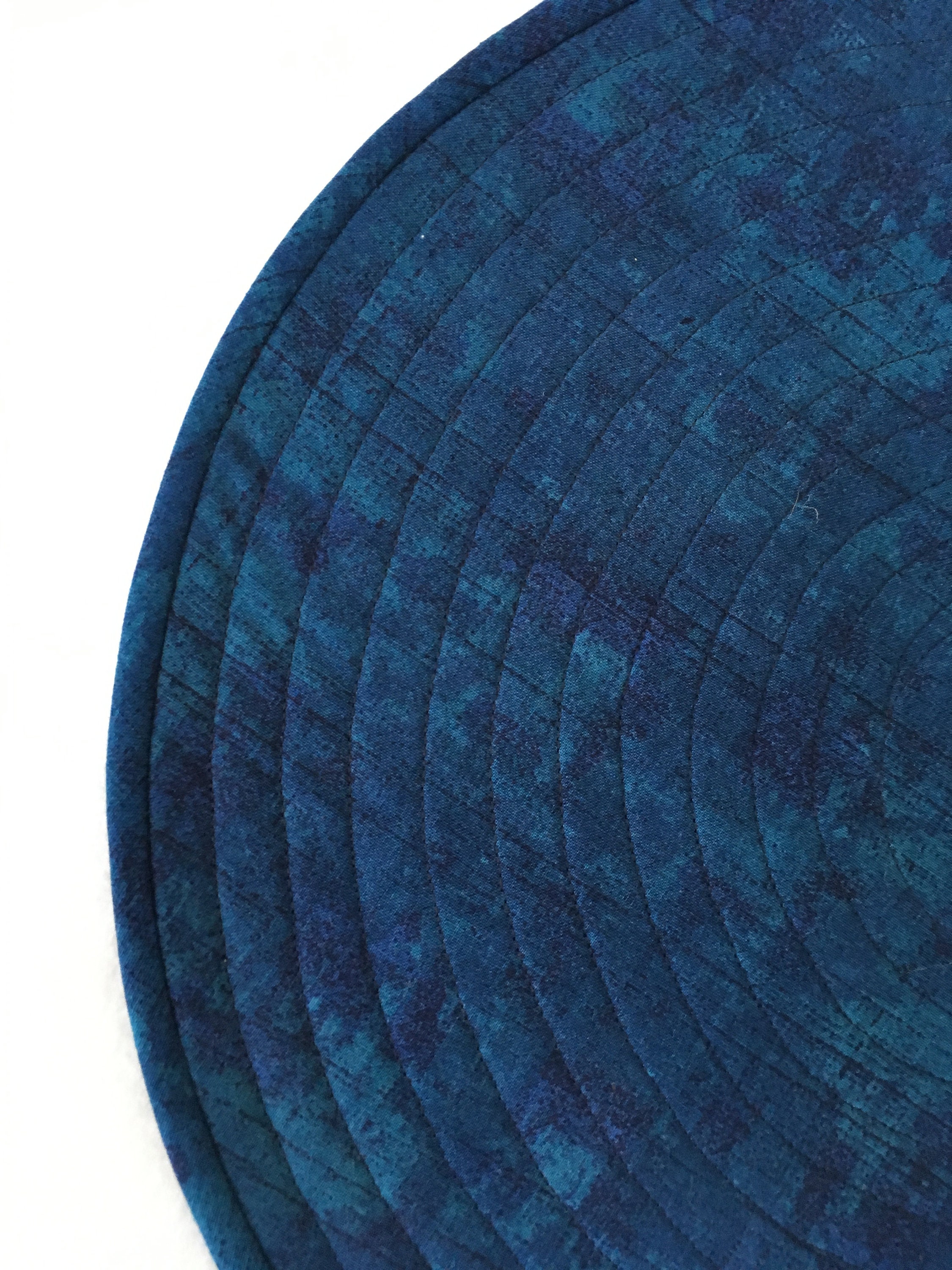 Deep Blue Round Placemat, Set of 2, Quilted Placemat