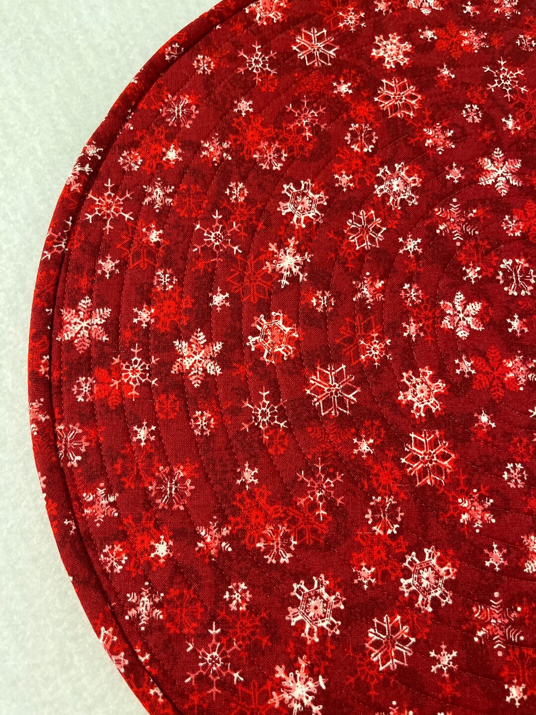 Snowflakes on Red Round Quilted Placemats Etsy