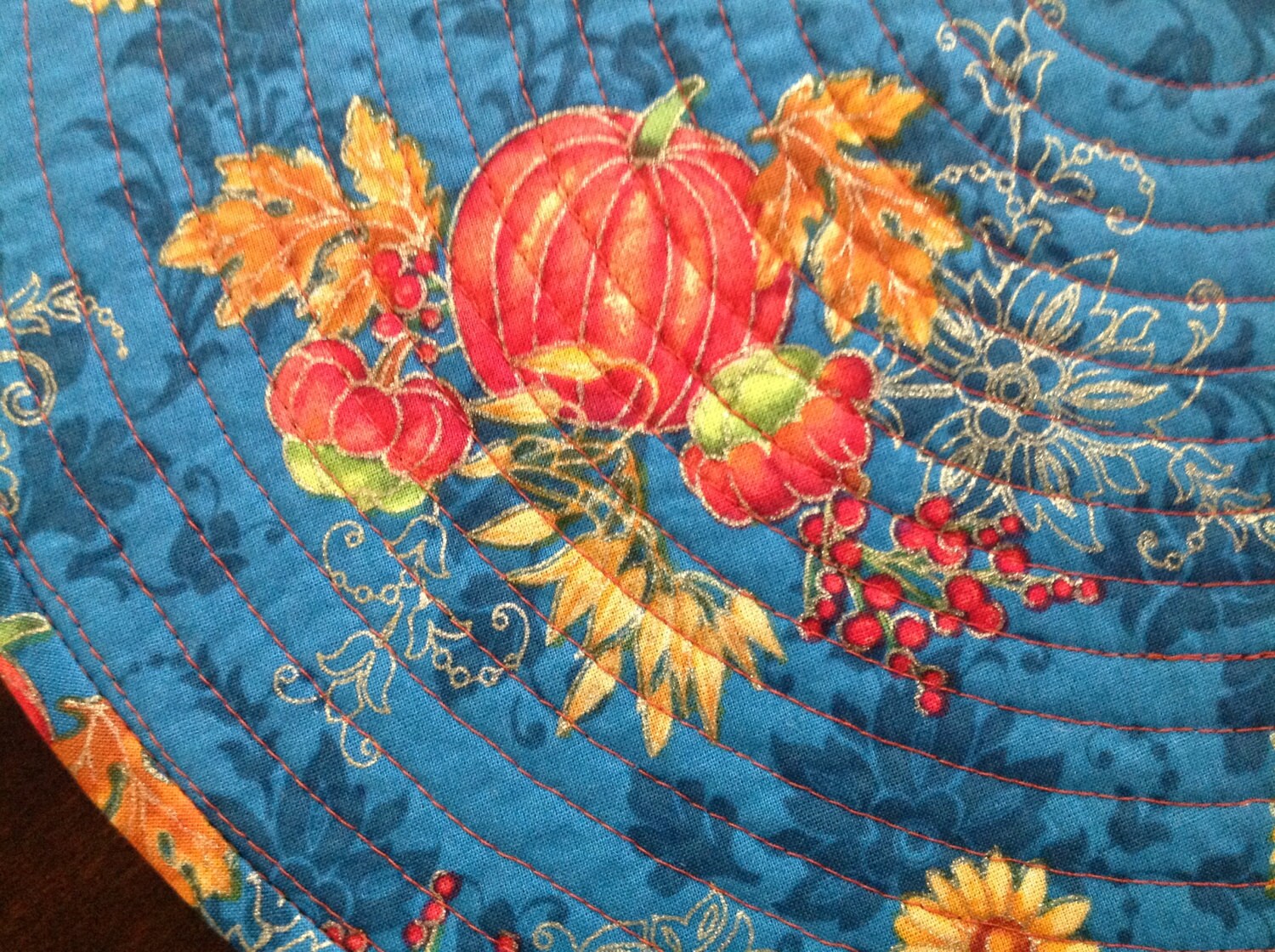 Round Placemats in a Sparkly and Colorful Fall Print, Thanksgiving ...