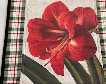 Christmas Amaryllis Table Runner