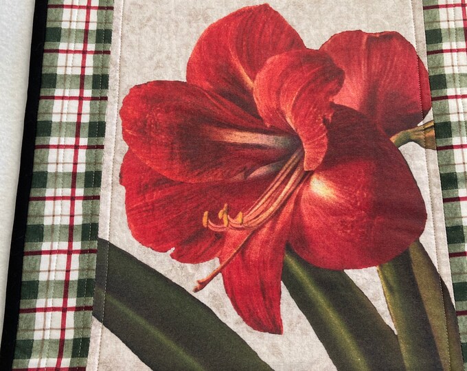 Featured listing image: Christmas Amaryllis Table Runner