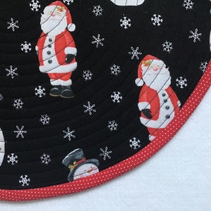 Santas and Snowmen Christmas Placemats, Holiday Placemats, Round Quilted Placemats, Sold in Sets of 2, (Napkins Sold Seperately)
