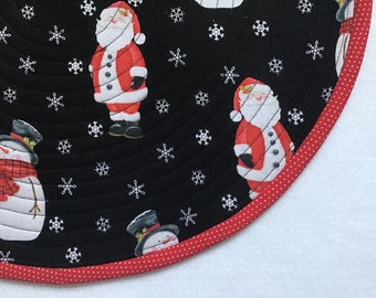 Santas and Snowmen Christmas Placemats, Holiday Placemats, Round Quilted Placemats, Sold in Sets of 2, (Napkins Sold Seperately)