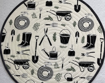 Gardeners Tools Quilted Round Placemats