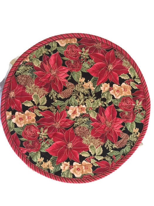 Poinsettias in a Rich Christmas Design on Round Placemats, Christmas