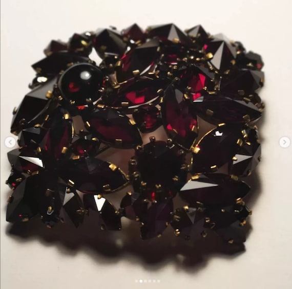 Rare! Large Vintage Ruby Red Cabochon and Navette Crystal Cushion Costume Brooch Unsigned.