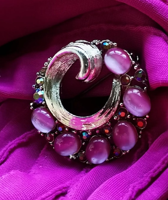 Vintage Pink Moon Glow Cabochon Circle Brooch signed Hollywood.