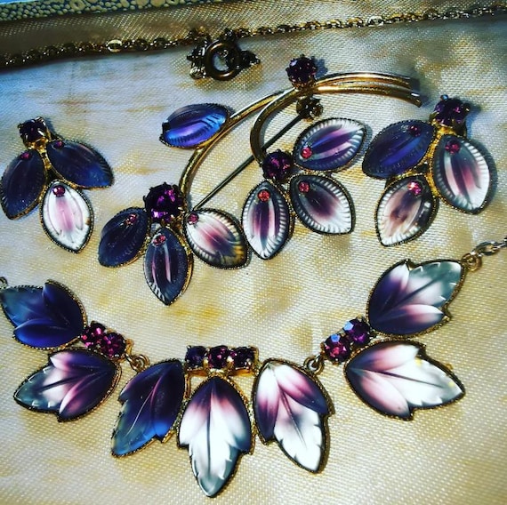 Vintage 40s Grapevine Givre Art Glass Parure Necklace, Earrings and Brooch set.
