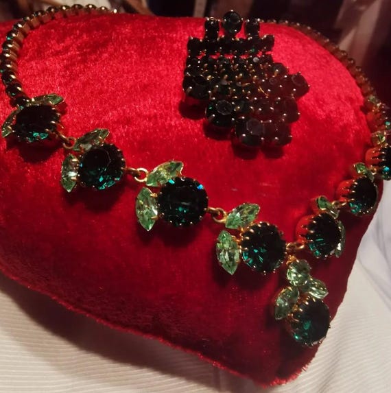 Rare Vintage 50s Necklace Emerald Green Rhinestones and Lime Green Navette Rhinestone Prong Set with 5 link Rhinestone extension and drop.