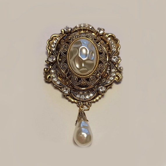 Vintage Victorian Revival Costume Brooch with Dimple Cabochon and Baroque Pearl Drop. Ornate Setting, Sparkling Rhinestones and Diamantes.