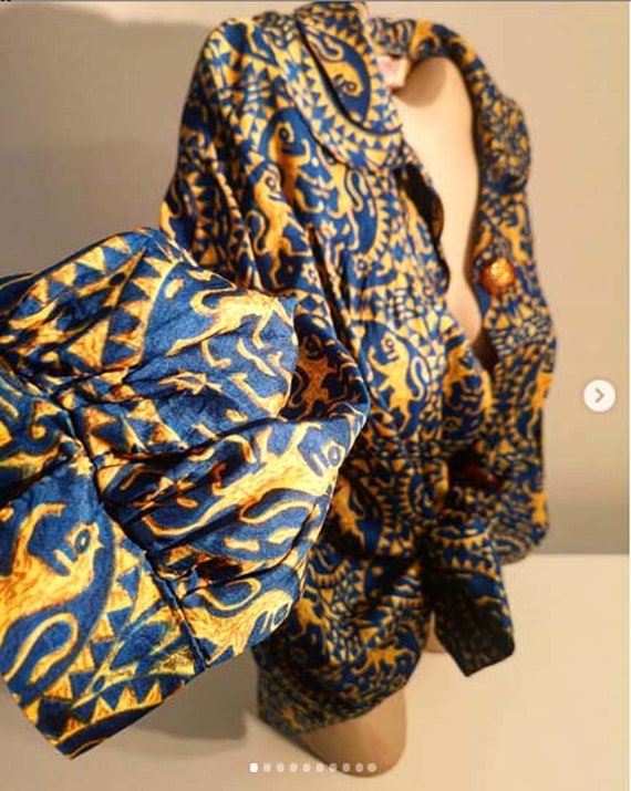 Kay Sidney Model 40s Vintage Blouse with Medieval Beasty Lion Sun Material. Made in England.