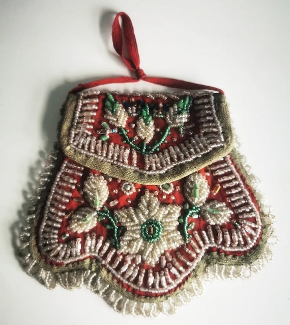 Rare Antique 1800s Native American Indian Tuscarora Iroquois Flower Beaded Purse.