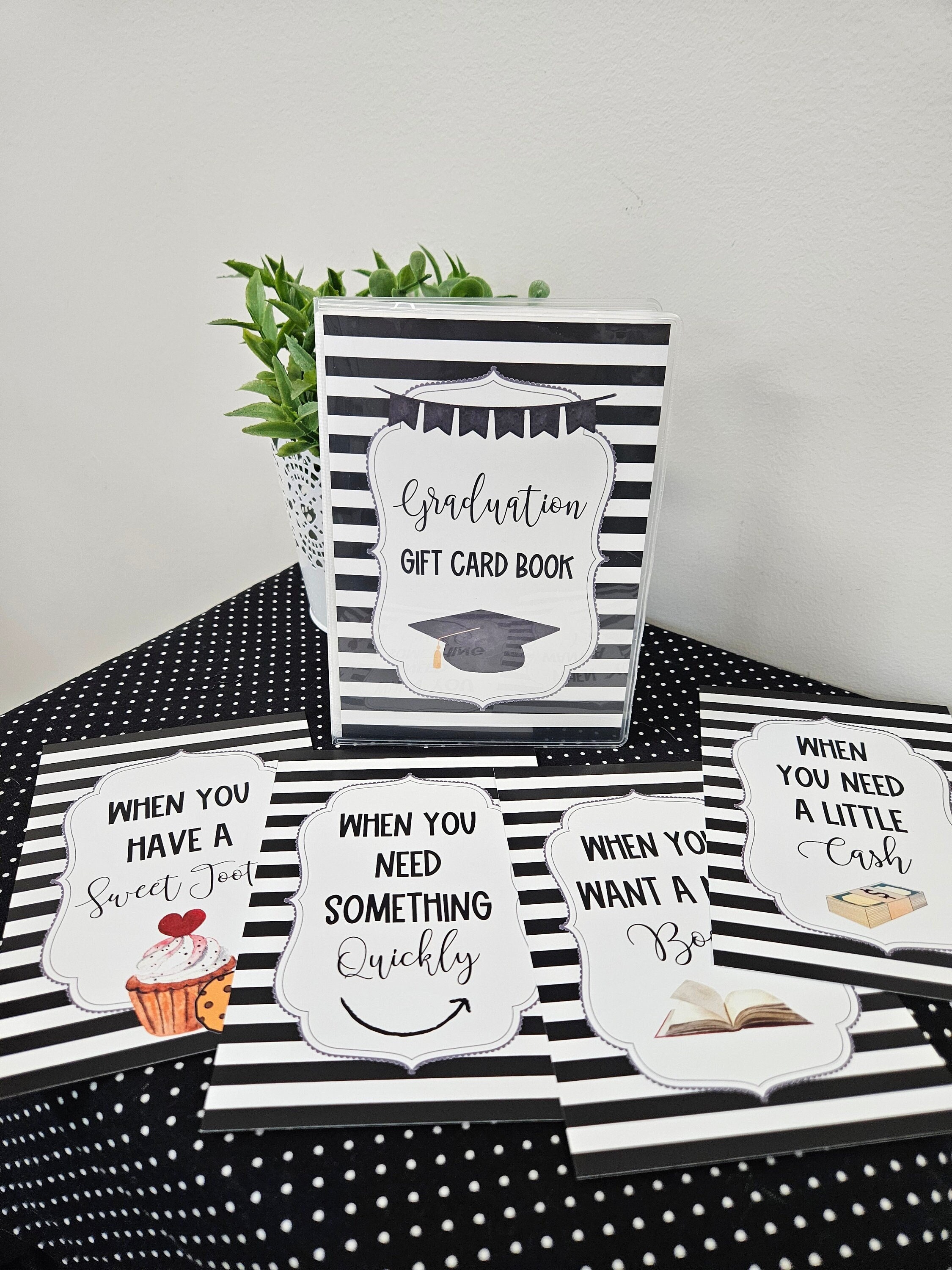 Graduation Gift Card Book, 4x6 Graduation Gift Card Holder, Birthday Gift for Teenagers, College Gift, Build Your Own BYO Gift Card Book