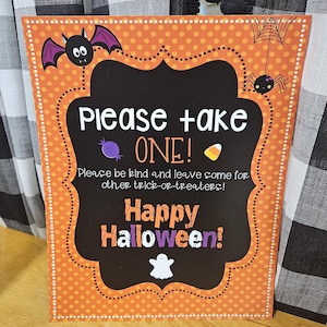 Halloween Front Door Sign for Trick or Treaters, Trick or Treating Sign, 8x10 Halloween Sign, Halloween Printables, Digital Downlooad