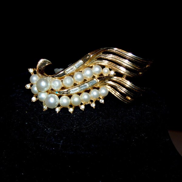 Vintage Stunning Original Design by Crown Trifari Pearl and Glass Sway Style Brooch Circa 1940's Alfred Philippe