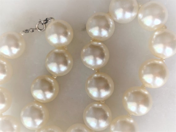 Chunky Imitation Pearl 19" Necklace with Mini Pea… - image 6