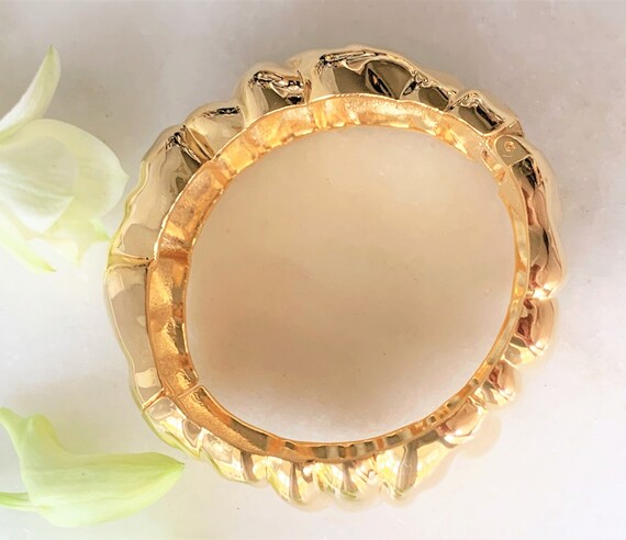 Rippled Spring Hinged Oval Bangle Bracelet in Pol… - image 7