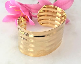 Wide & Ribbed Polished Gold Tone Oblong Cuff Bracelet with Rounded Edges - Made in USA