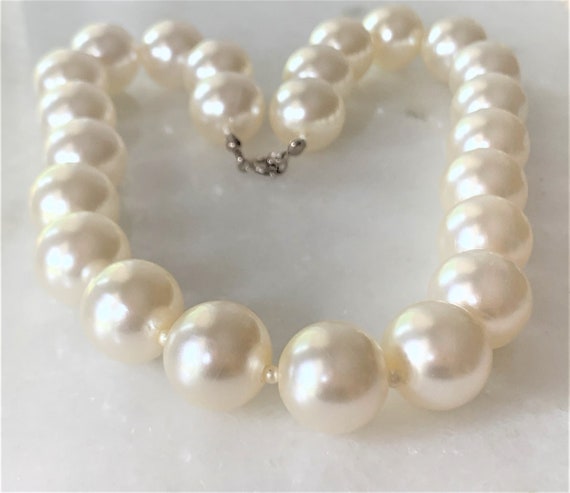 Chunky Imitation Pearl 19" Necklace with Mini Pea… - image 10