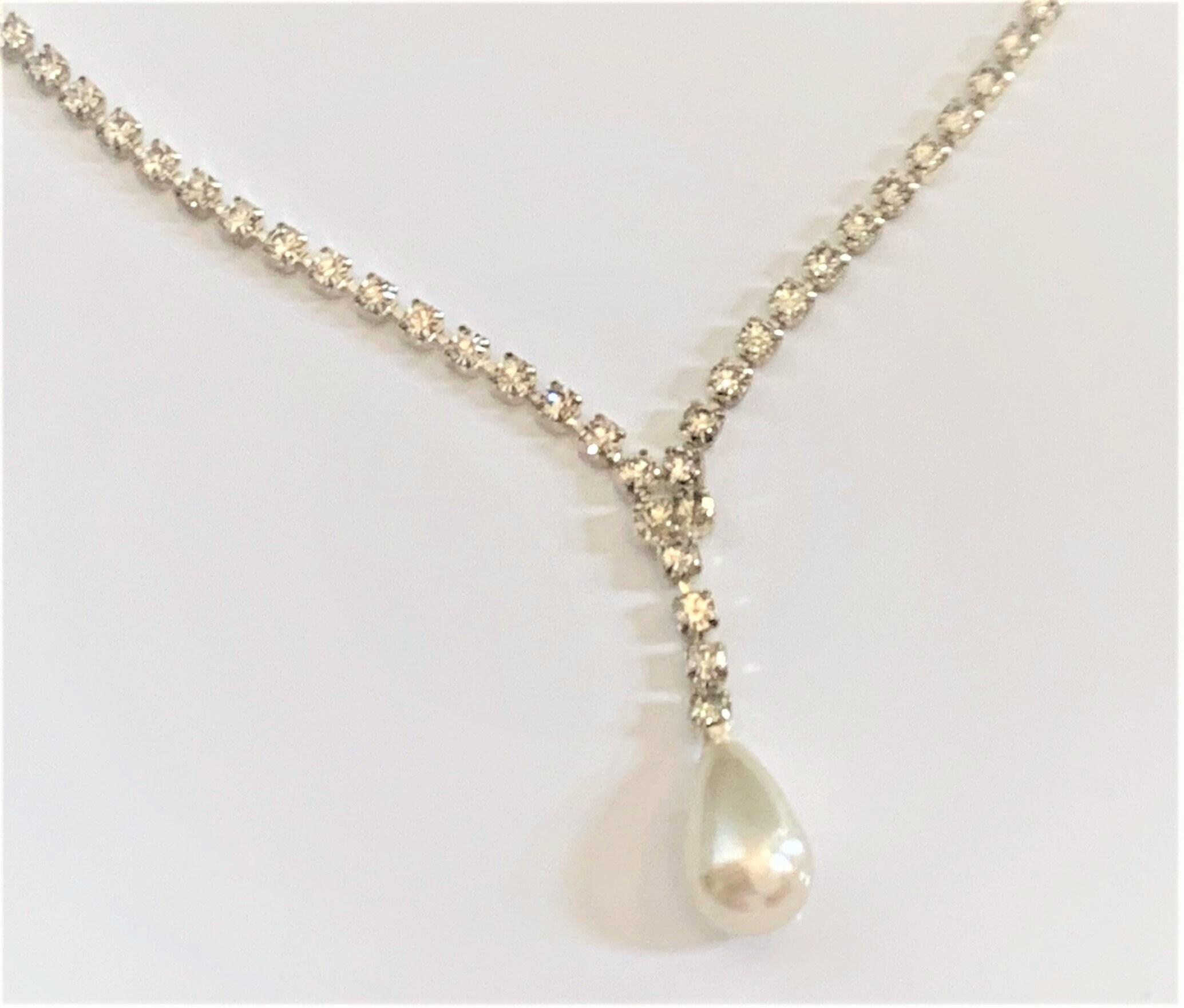 15" Pearl Teardrop & Prong Set Faceted Crystal Glass Stones V Necklace in Silver Tone with Fold Over Clasp - Made in USA