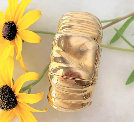 Rippled Spring Hinged Oval Bangle Bracelet in Pol… - image 6