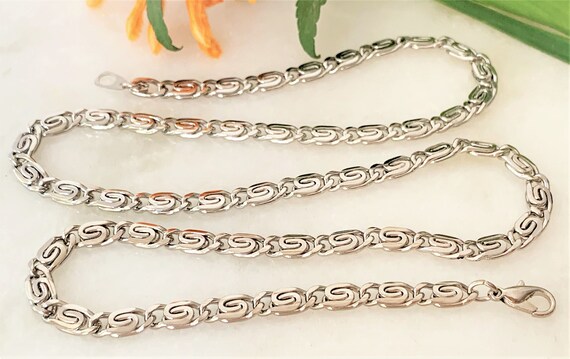 30" Silver Plated Scroll Chain Open Work Necklace… - image 4