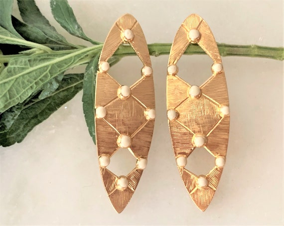 1970’s Grid Patterned Open Work Gold Tone Stick E… - image 1