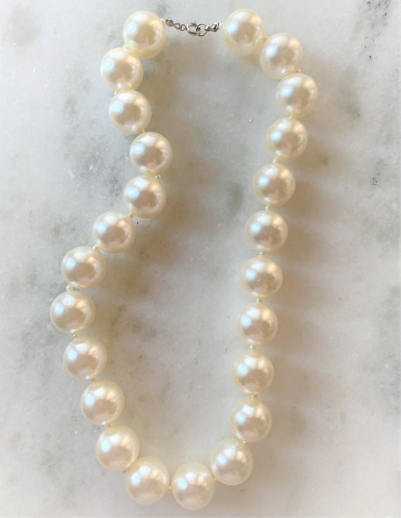 Chunky Imitation Pearl 19" Necklace with Mini Pea… - image 3