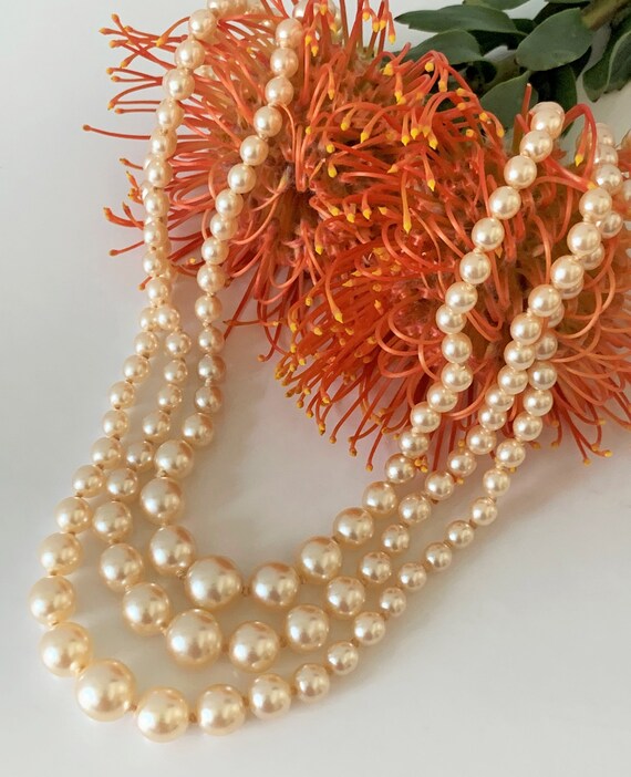 Elegant 3 Strand Glass Pearl Necklace with Large … - image 2