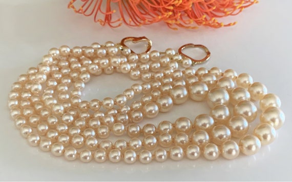 Elegant 3 Strand Glass Pearl Necklace with Large … - image 8