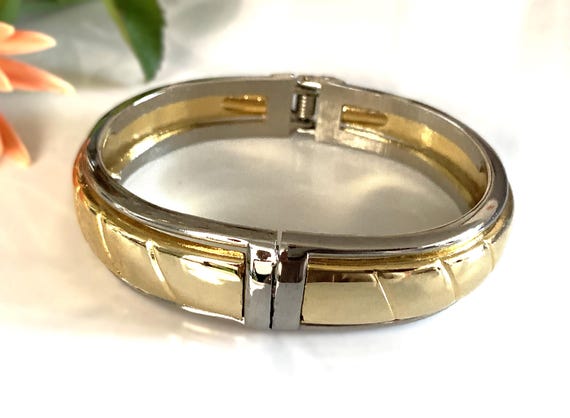 Two Tone Angular Ribbed Oblong Hinged Bracelet - image 4