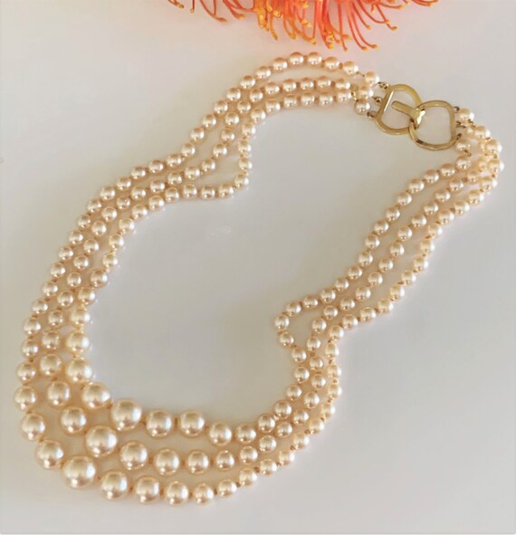 Elegant 3 Strand Glass Pearl Necklace with Large … - image 3