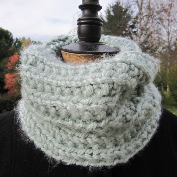 Col, tour de cou, snood  mixte, tricoté, vert tendre