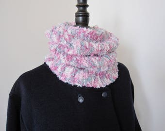 Snood, col, tour de cou tricoté en douce laine rose, fuchsia, blanc, gris