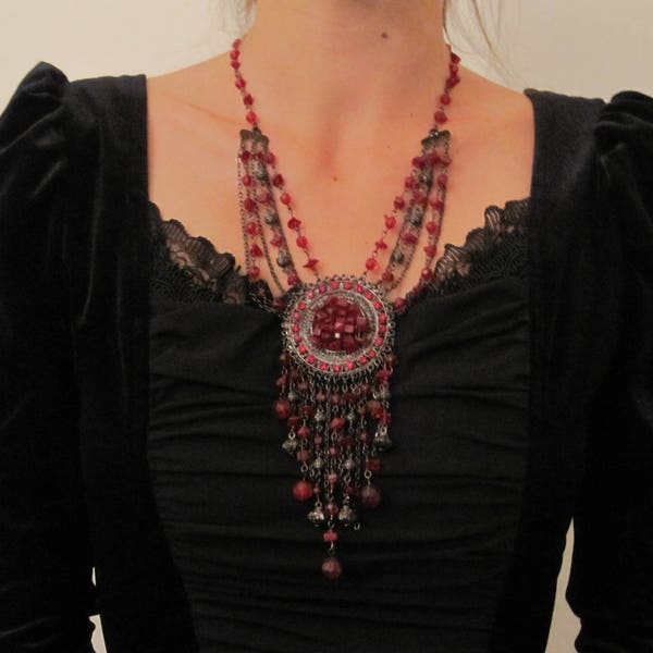 Collier baroque, vintage, collier bohème, sautoir rouge, noir, argenté