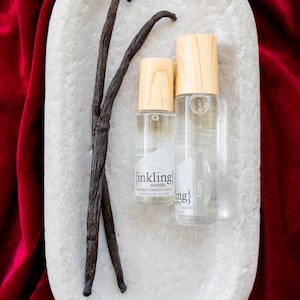 Huile de parfum à bille sensuelle : bois de santal, rose et vanille - Sans alcool