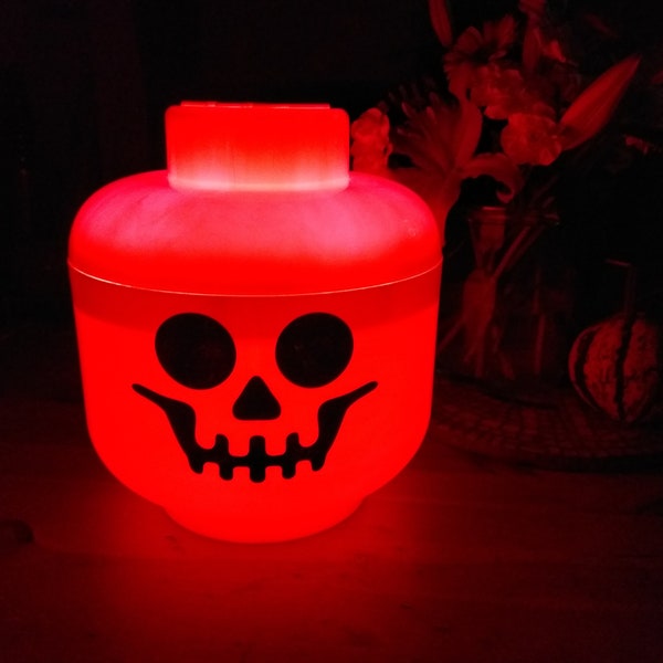 Réduit *** Vente d'Halloween Lampe personnalisée utilisant une figurine de squelette LEGO® Lampe de chevet à grande tête de rangement avec lumière changeante de couleur