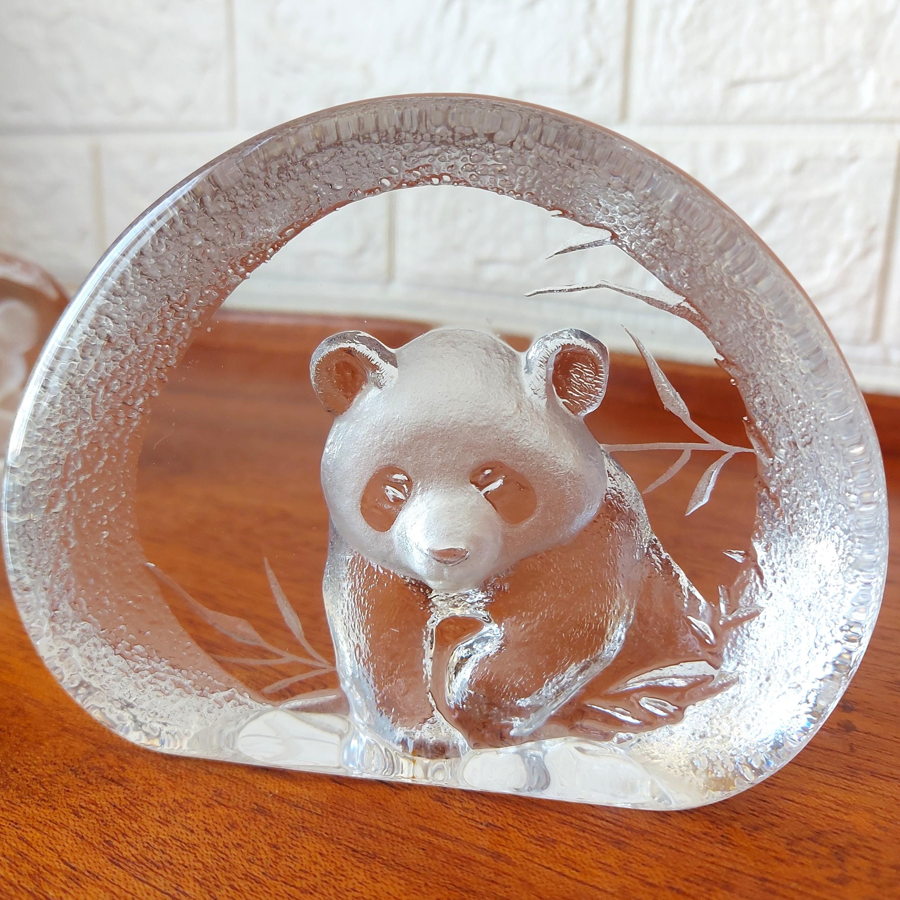 Mats Jonasson Crystal Glass Horse & Colt Paperweight #2276