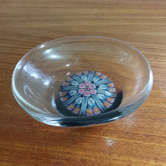 Strathearn 8 spoke glass paperweight based bowl with latticino twists millefiori  vintage Scotland